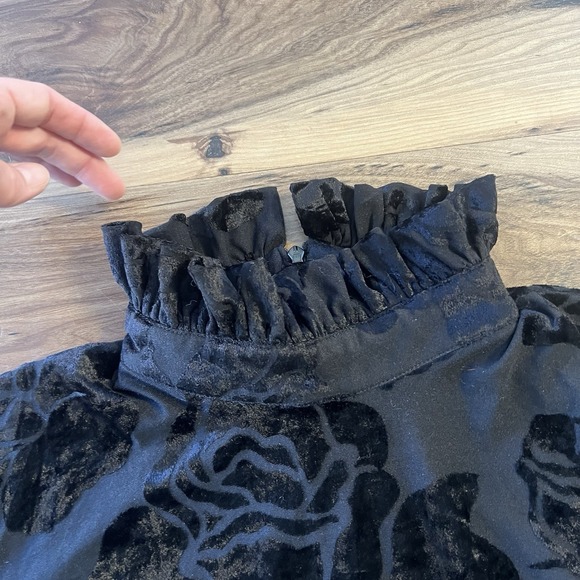 Vintage Black Burnout Velvet High-Neck Ruffle Top Long Sleeve Floral Blouse Sz S - Picture 3 of 11